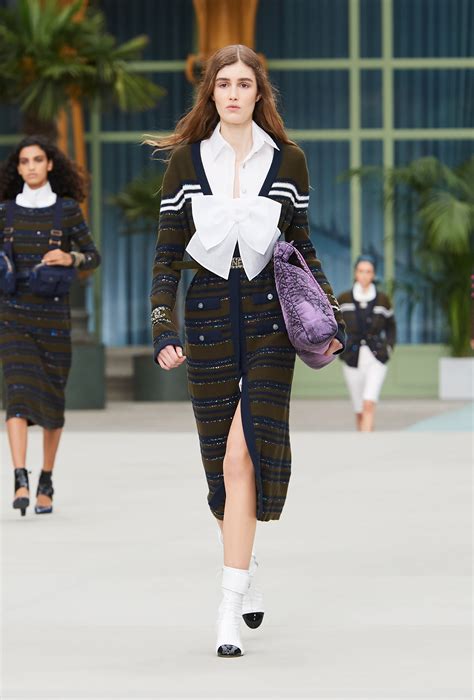 who designed the chanel cruise 2019 20 collection|FIRST IMAGES OF THE CRUISE 2019/20 COLLECTION.